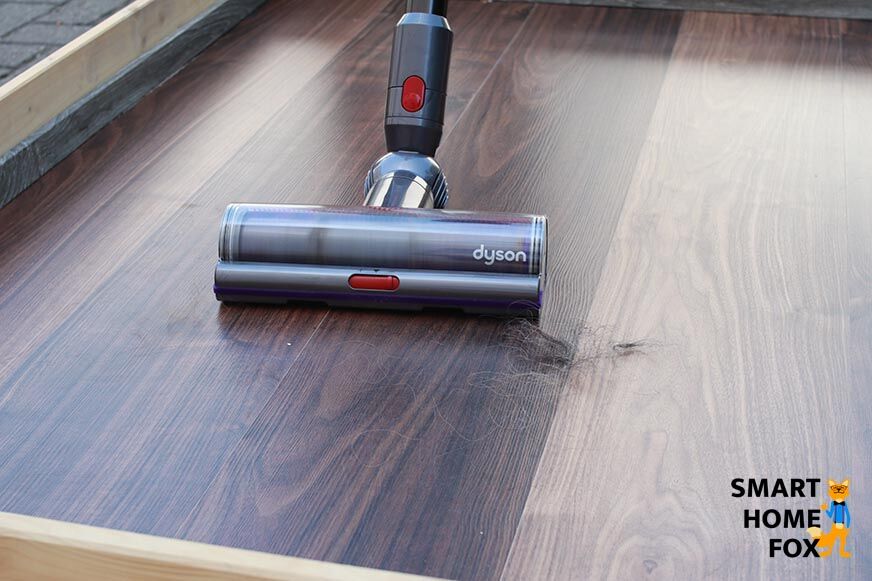 Dyson V15 und V11 gegen Tierhaare